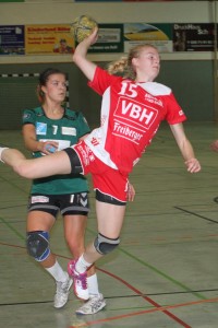 2015-11-14 Handball Mitteldeutsche Liga Frauen SC Hoyerswerda in rot - BSV Magdeburg in grün 24:36 Foto:Werner Müller